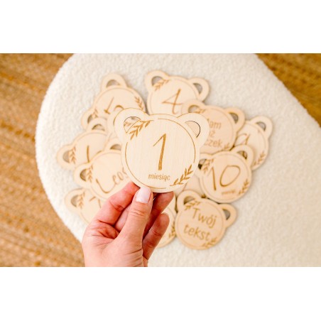 Metryczka z miesiącami dla dziecka 14 tabliczek do zdjęć MIŚ - KSANTYNA.pl