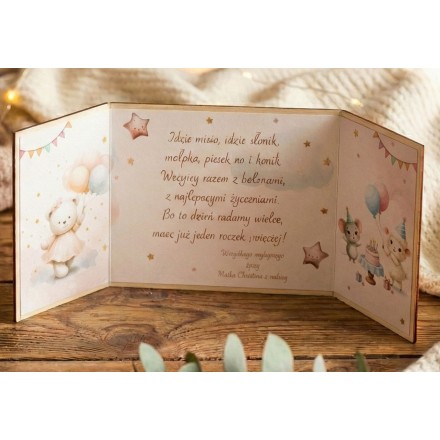 Prezent ROCZEK URODZINY DZIECKA KARTKA MIŚ RÓŻOWY GRAWER PERSONALIZACJA - KSANTYNA.pl