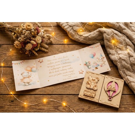 Prezent ROCZEK URODZINY DZIECKA KARTKA MIŚ RÓŻOWY GRAWER PERSONALIZACJA - KSANTYNA.pl