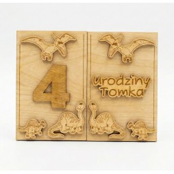 Prezent ROCZEK URODZINY DZIECKA DINOZAUR KARTKA GRAWER PERSONALIZACJA - KSANTYNA.pl