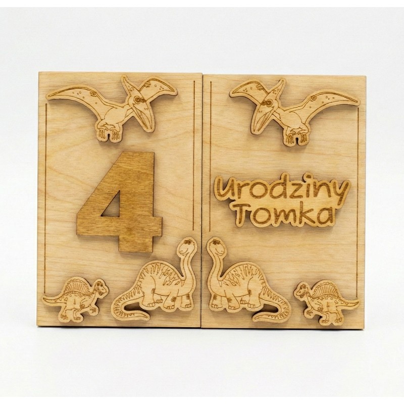 Prezent ROCZEK URODZINY DZIECKA DINOZAUR KARTKA GRAWER PERSONALIZACJA - KSANTYNA.pl Prezent ROCZEK URODZINY DZIECKA DINOZAUR KARTKA GRAWER PERSONALIZACJA - KSANTYNA.pl
