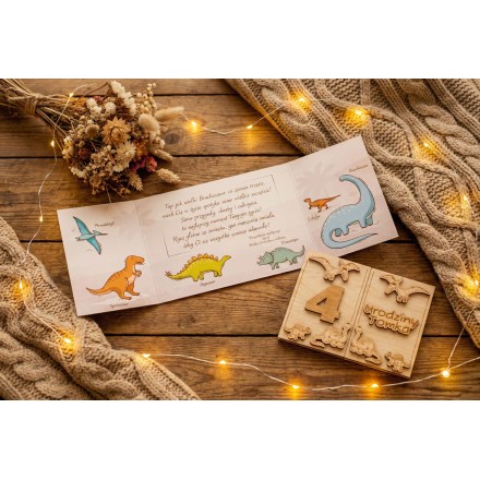 Prezent ROCZEK URODZINY DZIECKA DINOZAUR KARTKA GRAWER PERSONALIZACJA - KSANTYNA.pl
